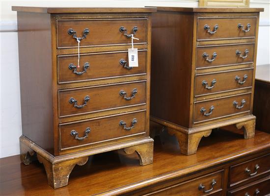 Two bedside cabinets W.45cm